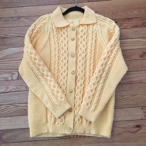 ❤️SOLD❤️Thick knitted sweater-size S